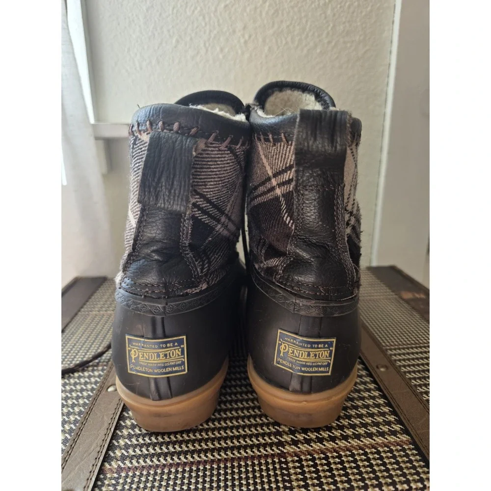 Pendleton Insulated Plaid Heritage Duck Winter Snow Boots Mens Size 9